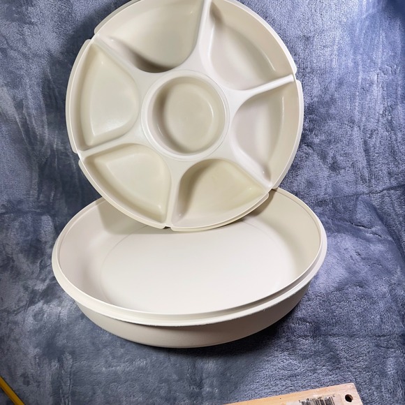 Vintage‎ Tupperware 6 Section Snack Serving Tray Almond Lazy Susan Dip Center - Picture 2 of 8